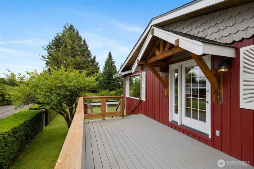 Property photo for 347 W King Tut Road, Bellingham photo 32