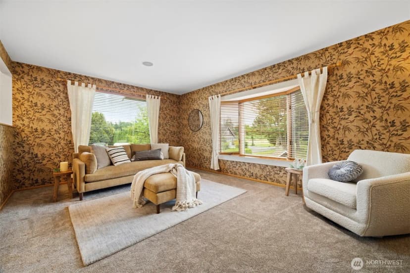 Property photo for 347 W King Tut Road, Bellingham photo 4