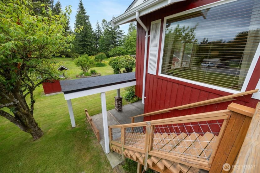 Property photo for 347 W King Tut Road, Bellingham photo 33
