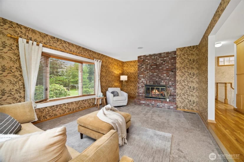 Property photo for 347 W King Tut Road, Bellingham photo 3
