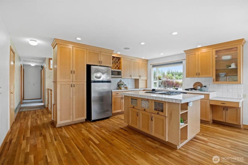 Property photo for 347 W King Tut Road, Bellingham photo 7