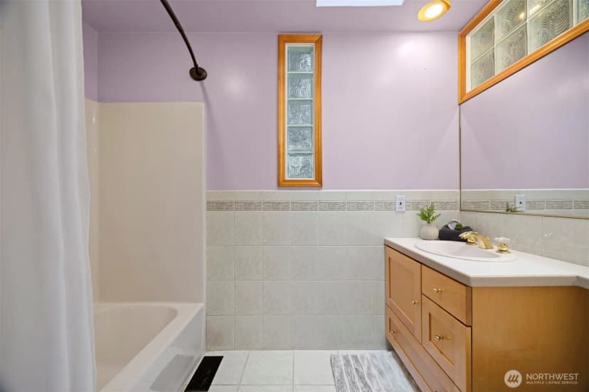 Property photo for 347 W King Tut Road, Bellingham photo 20