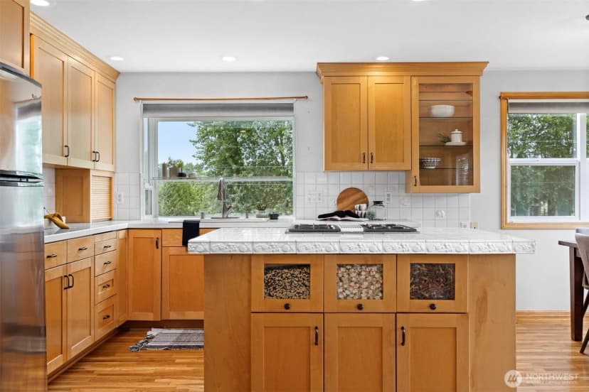 Property photo for 347 W King Tut Road, Bellingham photo 6