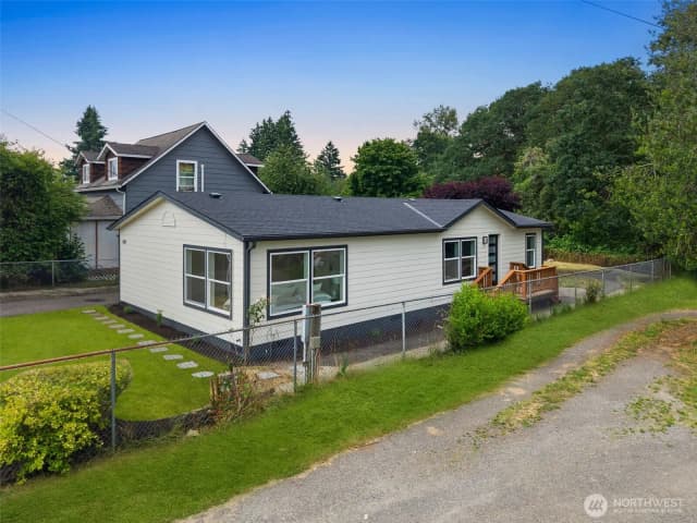 Property photo for 169 Wichman Street N, Tenino photo 2
