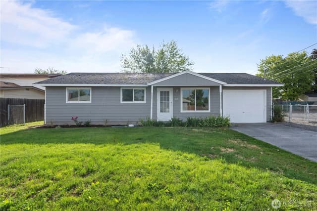 Property photo for 325 S 8th Avenue, Othello