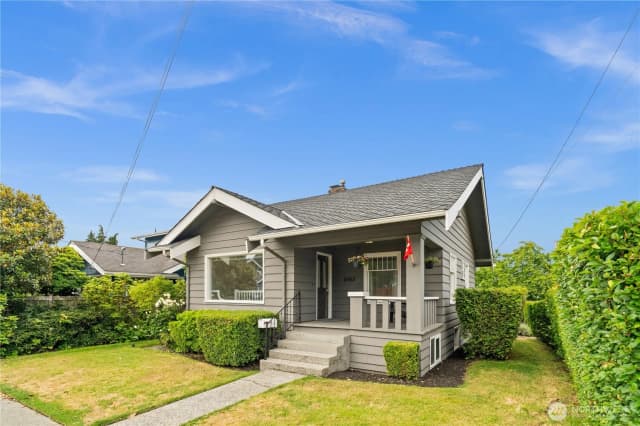 Property photo for 6903 Fauntleroy Way Sw, Seattle photo 2