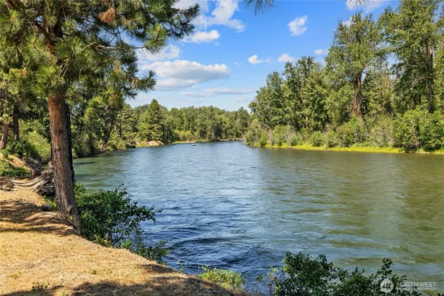 Property photo for 741 Mcdonald Road, Cle Elum photo 3