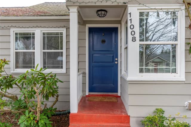 Property photo for 11008 Dayton Avenue N, Seattle photo 5