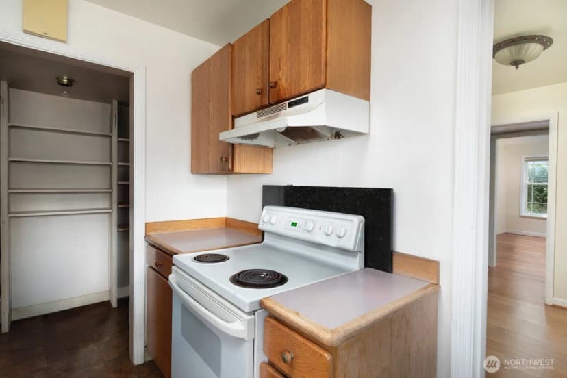 Property photo for 11008 Dayton Avenue N, Seattle photo 11