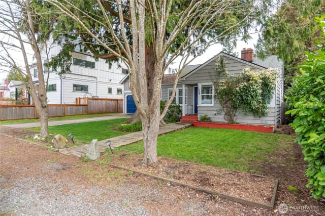 Property photo for 11008 Dayton Avenue N, Seattle photo 3