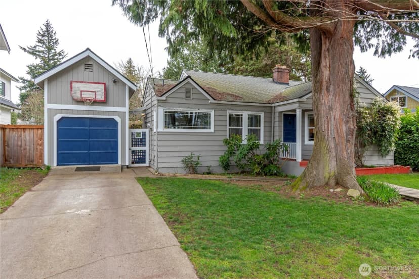 Property photo for 11008 Dayton Avenue N, Seattle photo 2