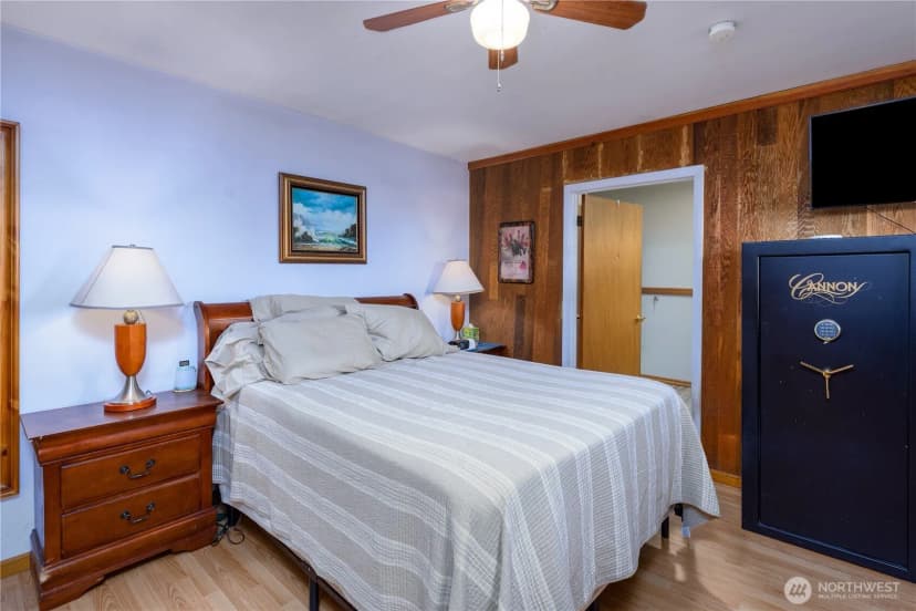 Property photo for 1038 W Glenwood St, Port Angeles photo 17