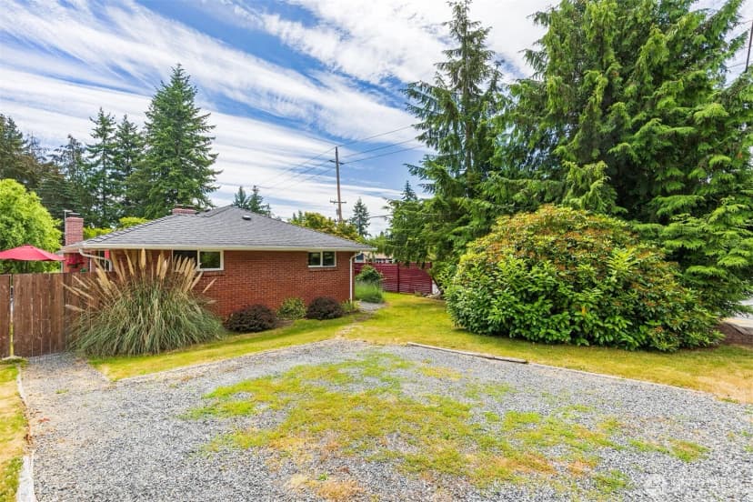 Property photo for 7923 220th Street Sw, Edmonds photo 5
