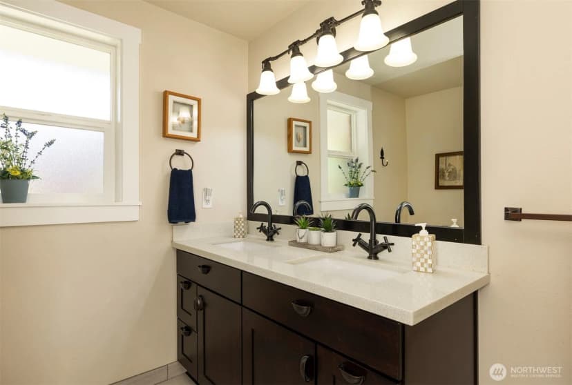 Property photo for 7923 220th Street Sw, Edmonds photo 20