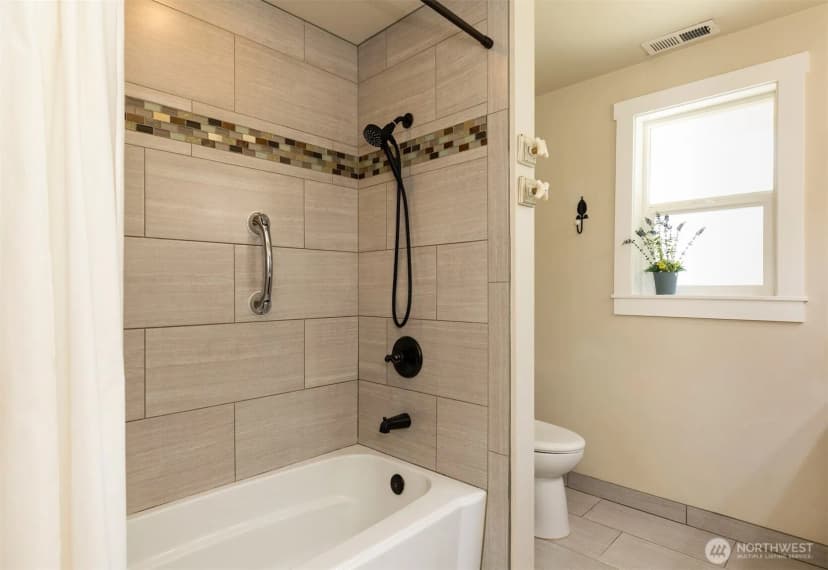 Property photo for 7923 220th Street Sw, Edmonds photo 21