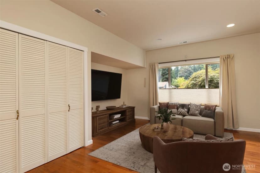Property photo for 7923 220th Street Sw, Edmonds photo 24