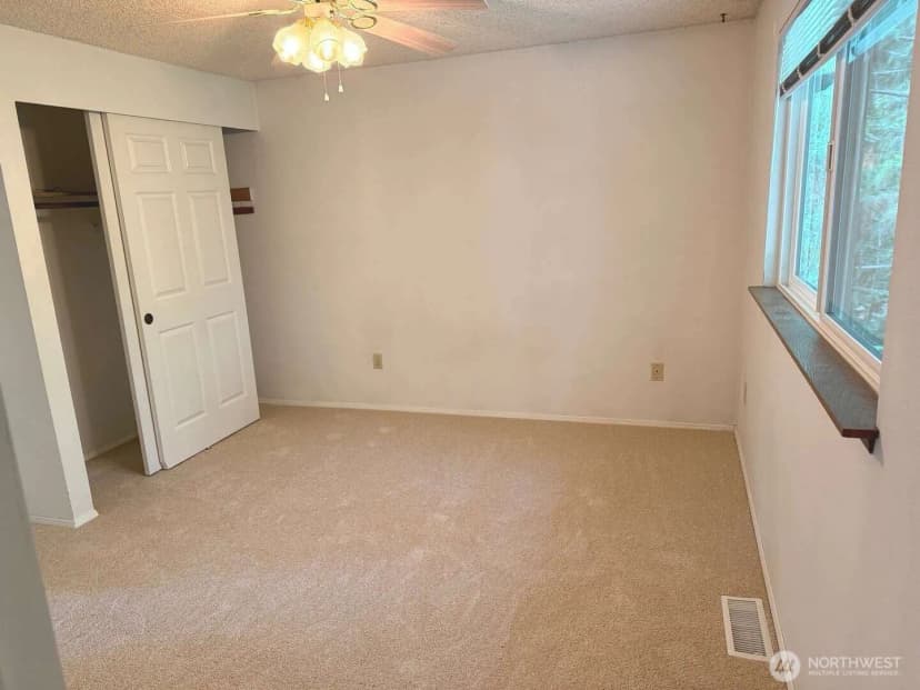 Property photo for 10802 29th Drive Se, Everett photo 11