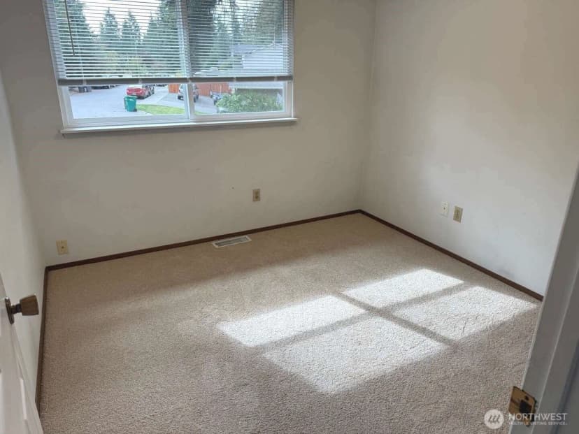 Property photo for 10802 29th Drive Se, Everett photo 8