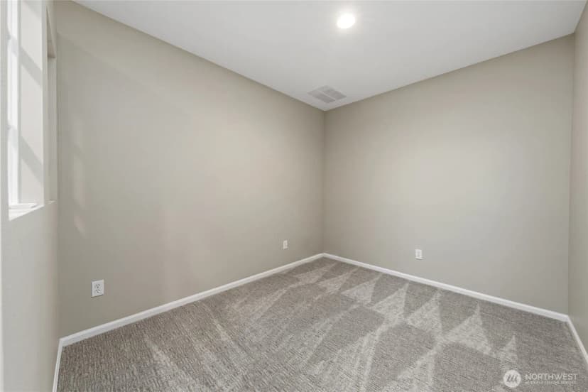 Property photo for 7114 Hazel Place Se, Auburn photo 31