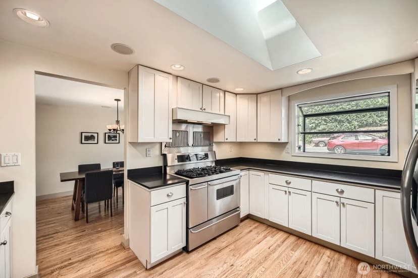 Property photo for 11251 28th Avenue Sw, Seattle photo 10
