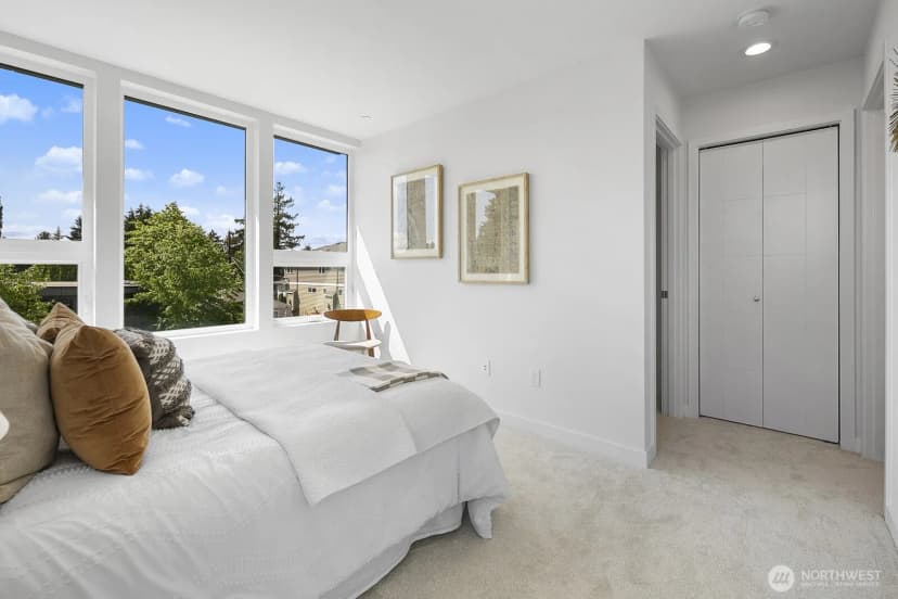 Property photo for 8825 C Wallingford Avenue N, Seattle photo 10
