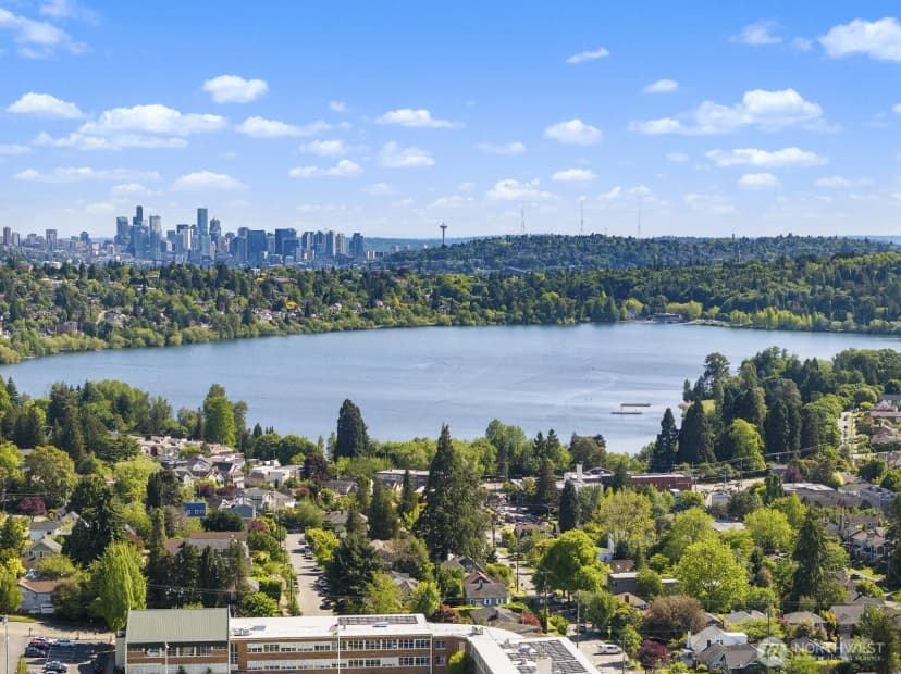 Property photo for 8825 C Wallingford Avenue N, Seattle photo 24