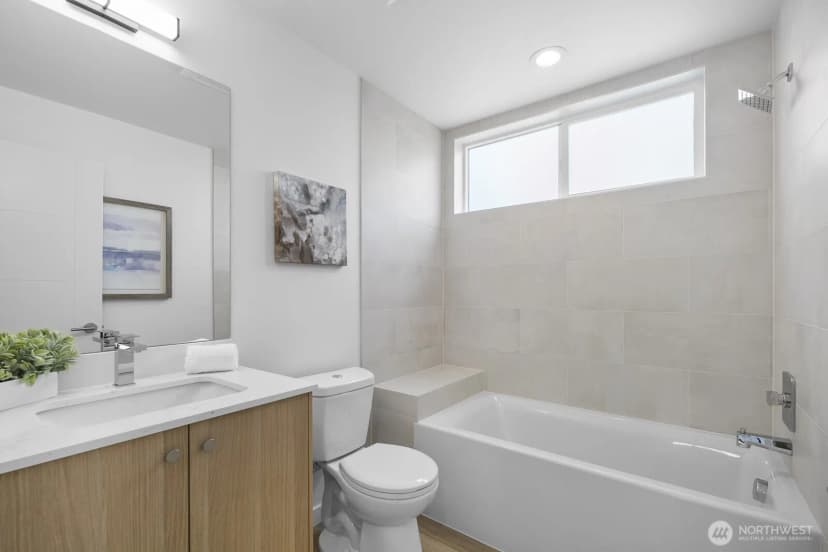 Property photo for 8825 C Wallingford Avenue N, Seattle photo 16