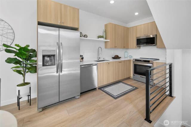 Property photo for 8825 C Wallingford Avenue N, Seattle photo 5