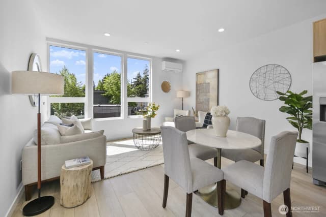 Property photo for 8825 C Wallingford Avenue N, Seattle photo 4