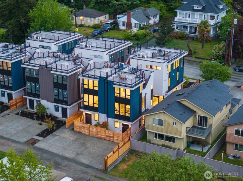 Property photo for 8825 C Wallingford Avenue N, Seattle photo 23
