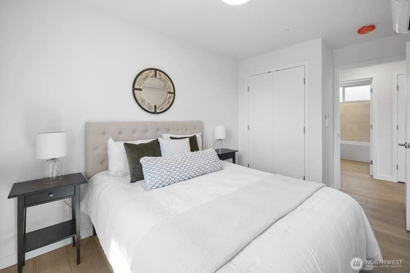 Property photo for 8825 C Wallingford Avenue N, Seattle photo 14