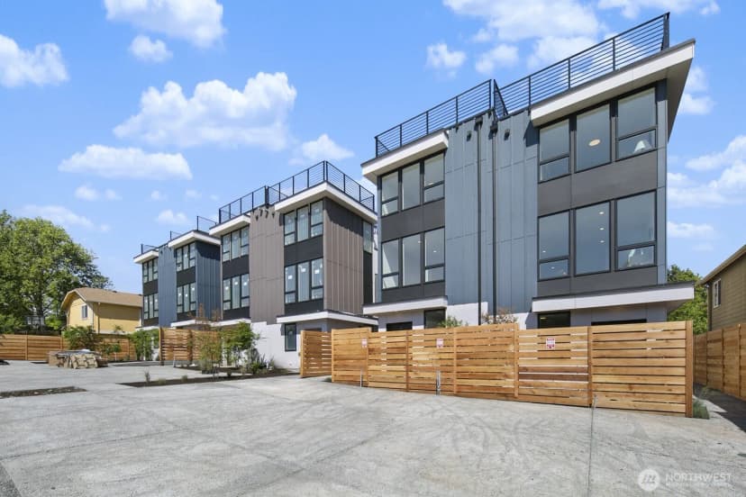 Property photo for 8825 C Wallingford Avenue N, Seattle photo 21