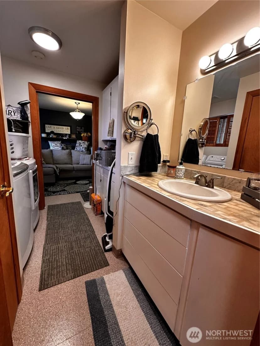Property photo for 246 E First Street E, Tonasket photo 12