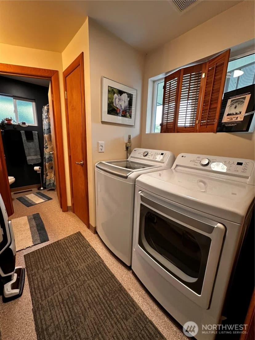 Property photo for 246 E First Street E, Tonasket photo 11