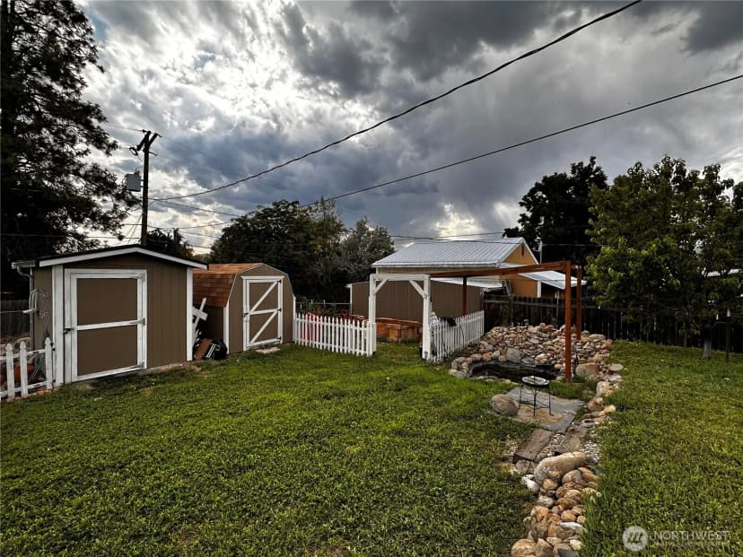 Property photo for 246 E First Street E, Tonasket photo 6