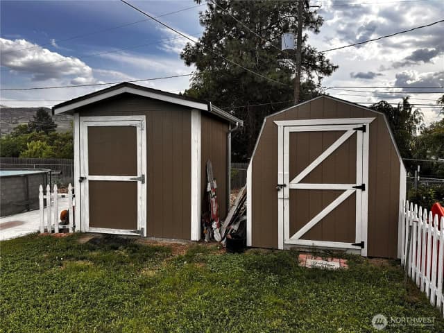 Property photo for 246 E First Street E, Tonasket photo 4