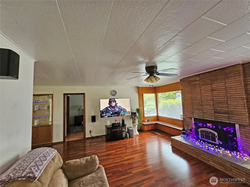 Property photo for 902 Duffy Street, Centralia photo 18