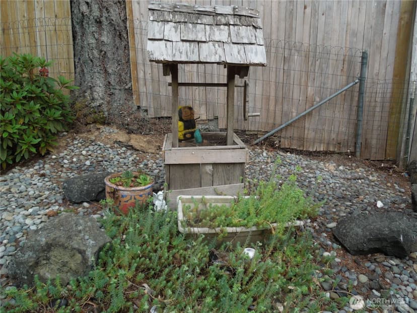 Property photo for 902 Duffy Street, Centralia photo 37
