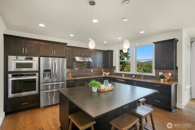 Property photo for 2696 Nw Pine Cone Place, Issaquah photo 5