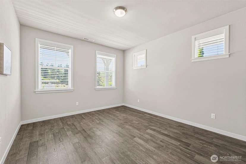 Property photo for 5704 Waldron Court Ne, Lacey photo 16