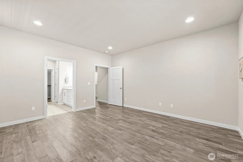 Property photo for 5704 Waldron Court Ne, Lacey photo 24