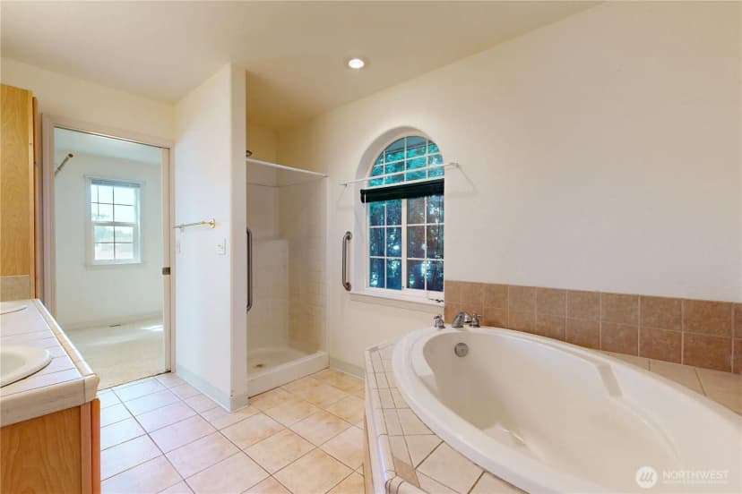 Property photo for 633 Se 6th Street, College Place photo 29