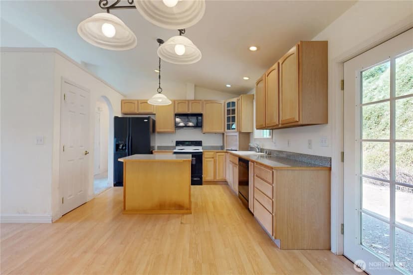 Property photo for 633 Se 6th Street, College Place photo 7