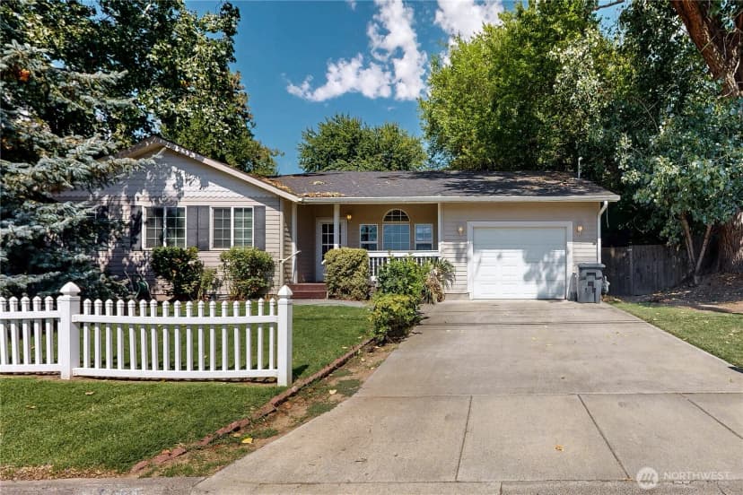 Property photo for 633 Se 6th Street, College Place photo 2