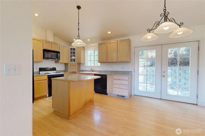 Property photo for 633 Se 6th Street, College Place photo 9