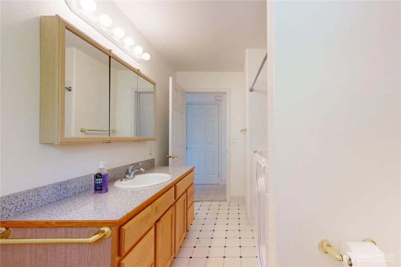 Property photo for 633 Se 6th Street, College Place photo 17