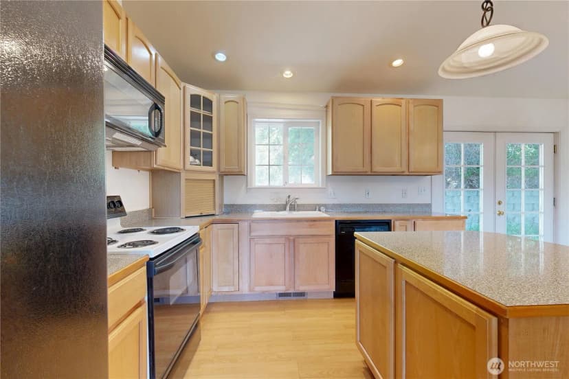 Property photo for 633 Se 6th Street, College Place photo 11