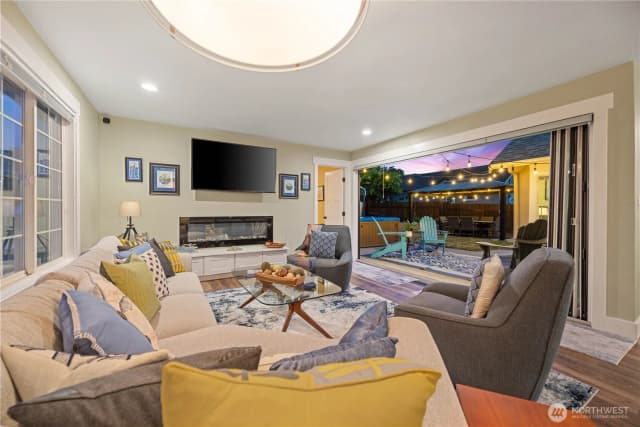 Property photo for 214 S Bradley Street, Chelan