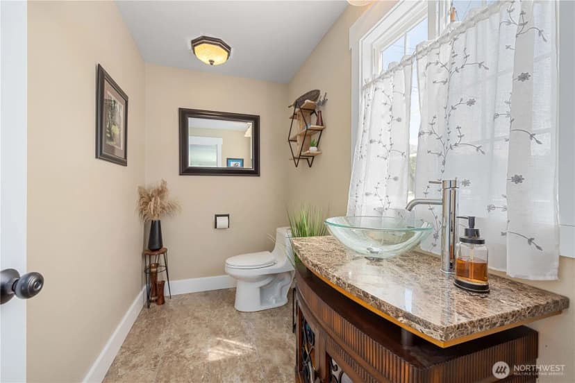 Property photo for 214 S Bradley Street, Chelan photo 10