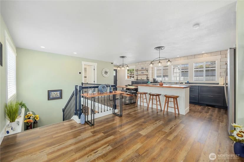 Property photo for 214 S Bradley Street, Chelan photo 6